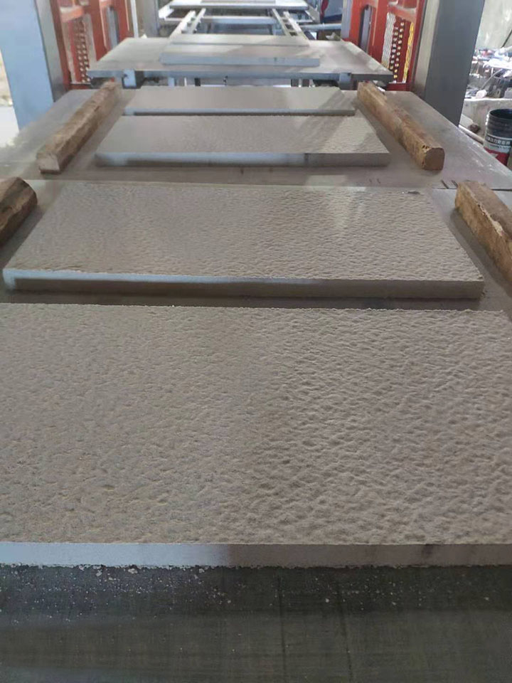 PC仿石磚機(jī)運(yùn)用