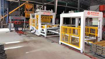 PC磚、透水磚生產(chǎn)現(xiàn)場(chǎng)