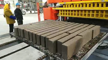 液壓磚機處理固廢、泥巴磚