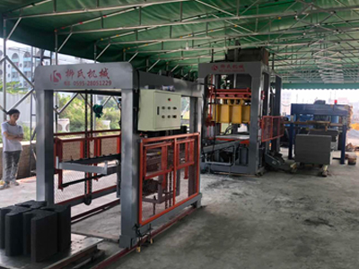 路沿石、護(hù)坡磚、擋土磚生產(chǎn)效果