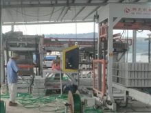 收磚線、自動(dòng)碼垛機(jī)生產(chǎn)現(xiàn)場(chǎng)